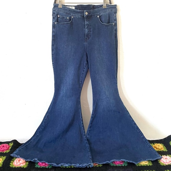 We The Free Crvy By Ma Cherie High Waist Flare Jeans - Picture 5 of 13